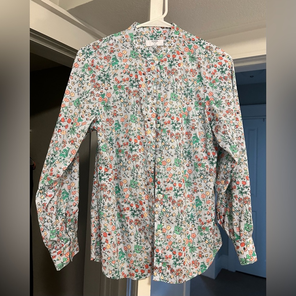 UNTUCKit floral blouse NWOT